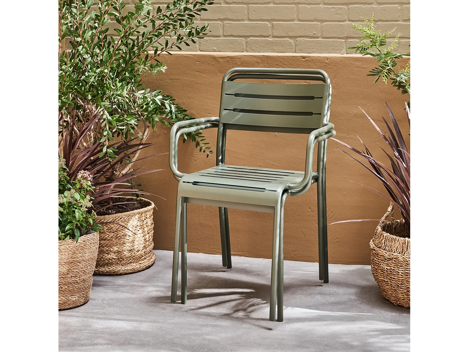 Lot de 2 fauteuils de jardin acier. 2 places. kaki. Amelia. L50.4 X P53 X H79.5cm