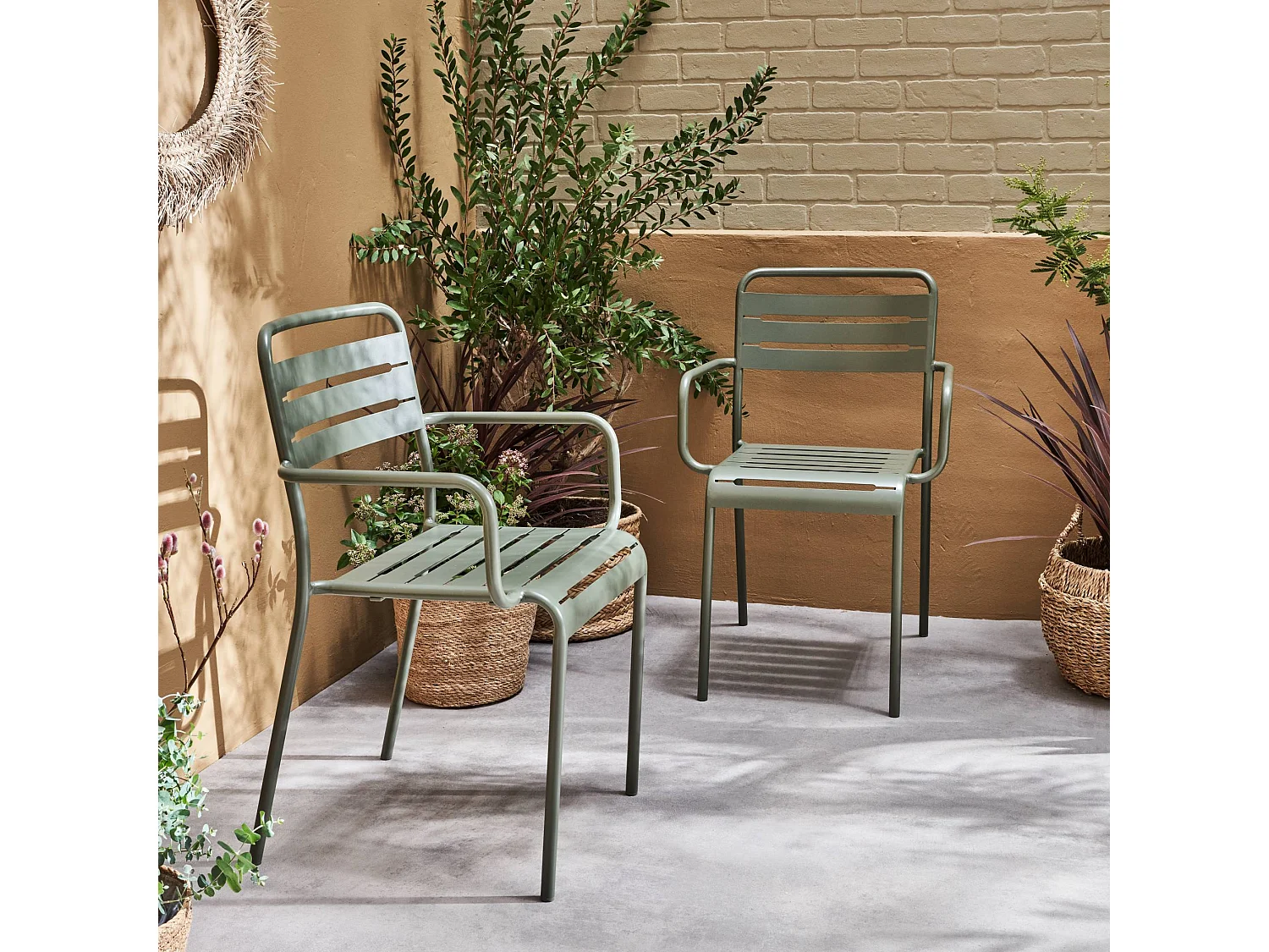 Lot de 2 fauteuils de jardin acier. 2 places. kaki. Amelia. L50.4 X P53 X H79.5cm