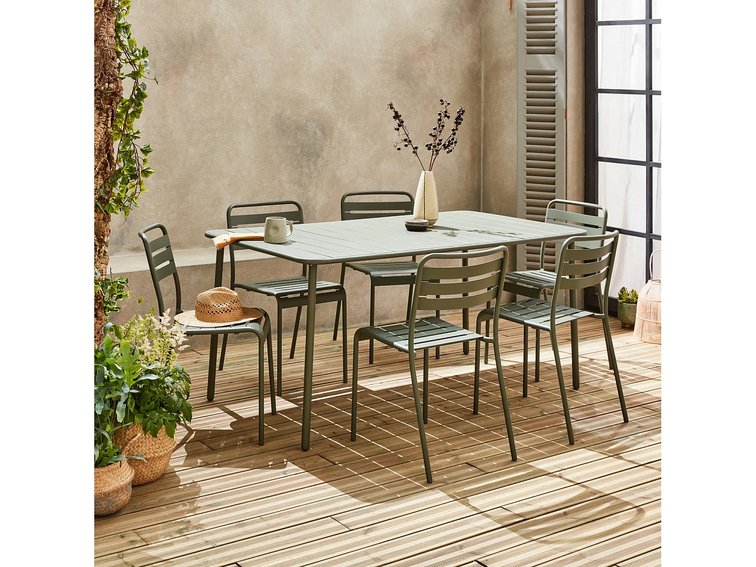 Table de jardin métal + 6 assises kaki Amélia traitement antirouille. lattes et bords arrondis