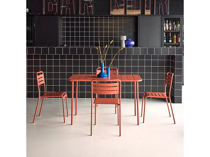 Table de jardin métal + 4 assises terracotta en acier. Amelia. 120x70xH72.5cm (12.2kg)