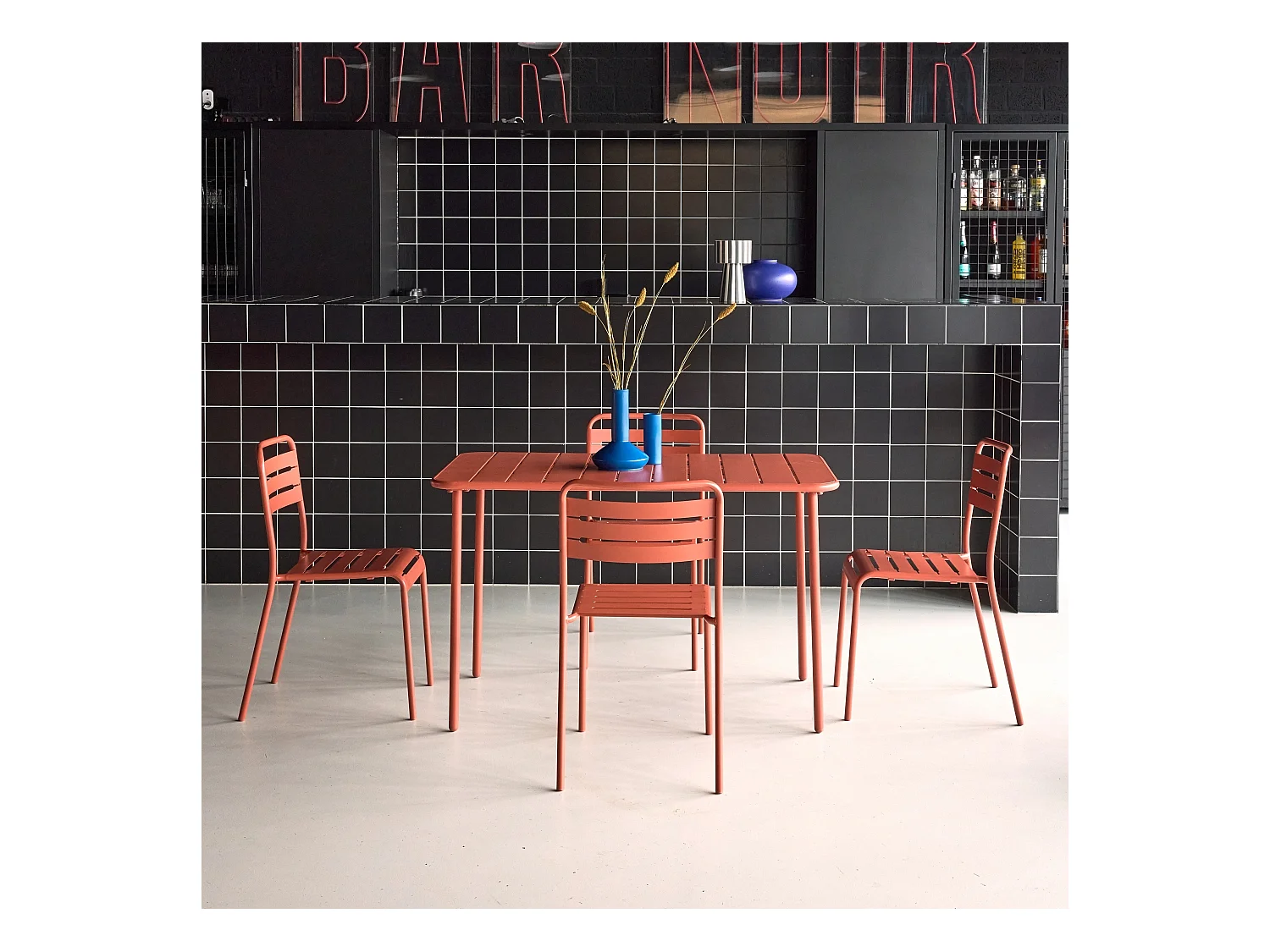 Table de jardin métal + 4 assises terracotta en acier. Amelia. 120x70xH72.5cm (12.2kg)