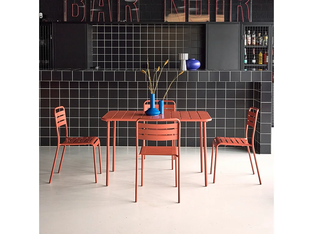 Set tavolo da giardino bistrot in metallo con 4 sedie, terracotta