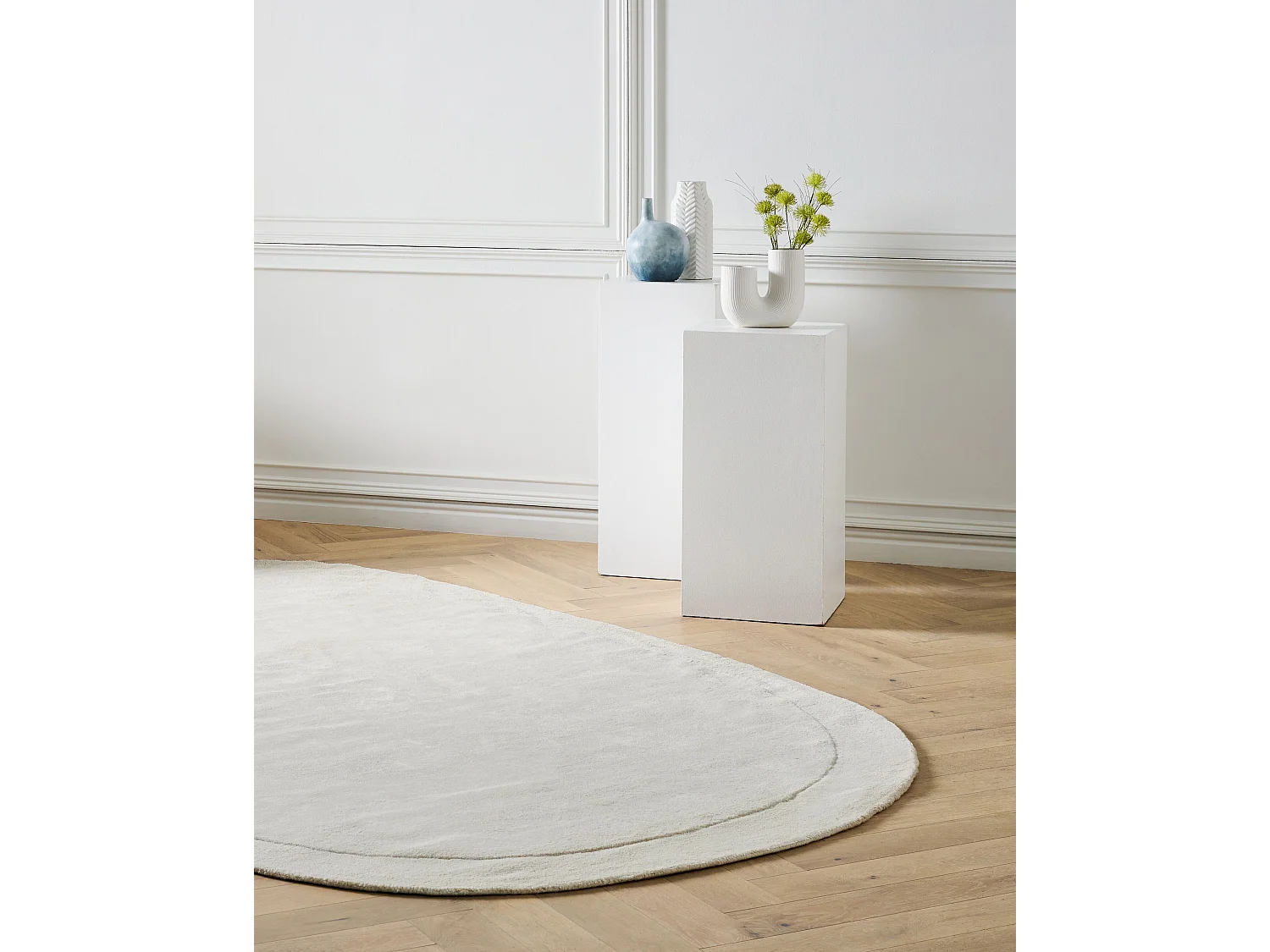 Teppich Viskose weiß/cremeweiß 200x300 cm unregelmäßige Form handgetuftet Mitha