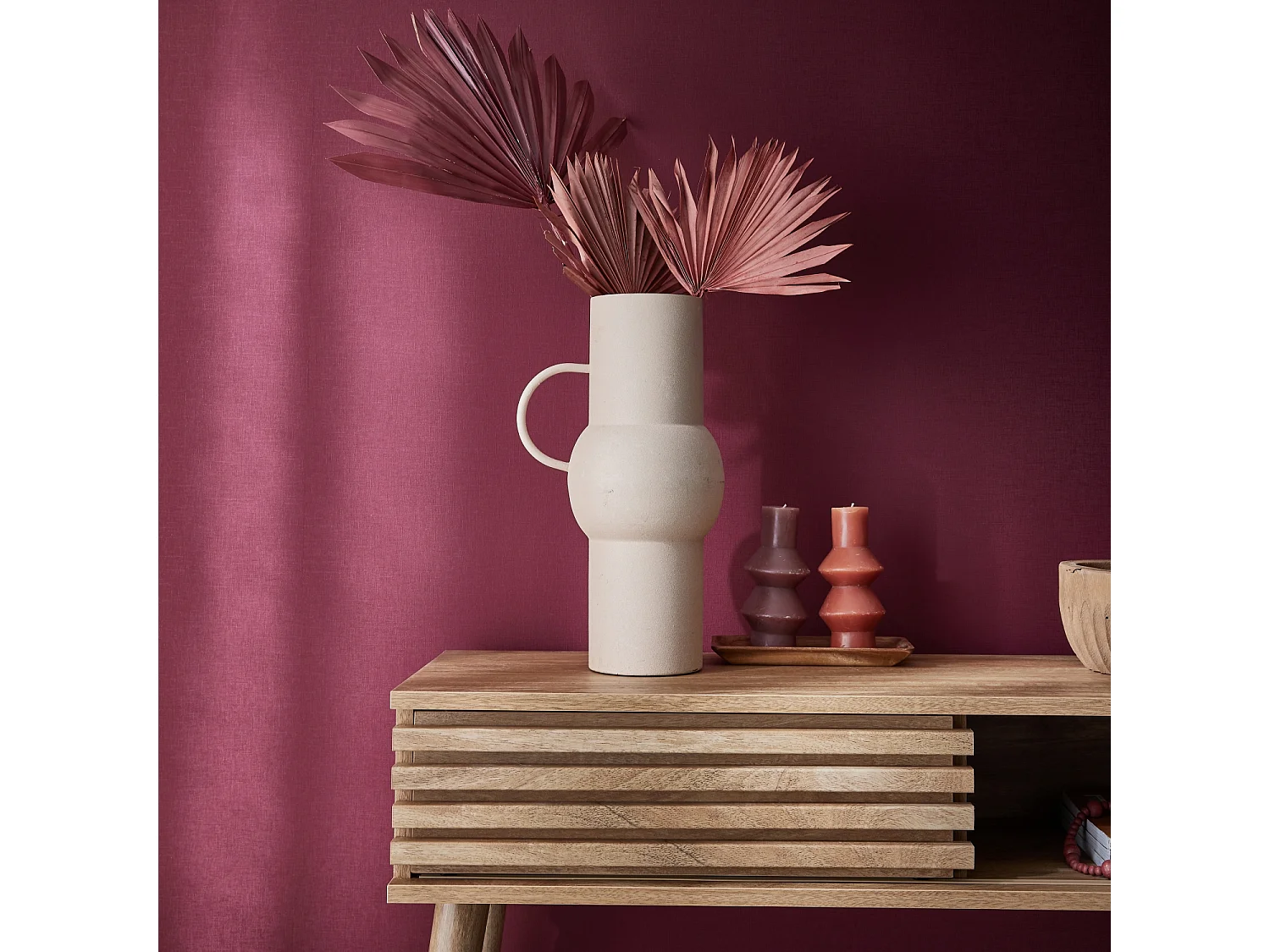 Console scandinave décor bois avec 1 porte coulissante rainurée 2 niches de rangement