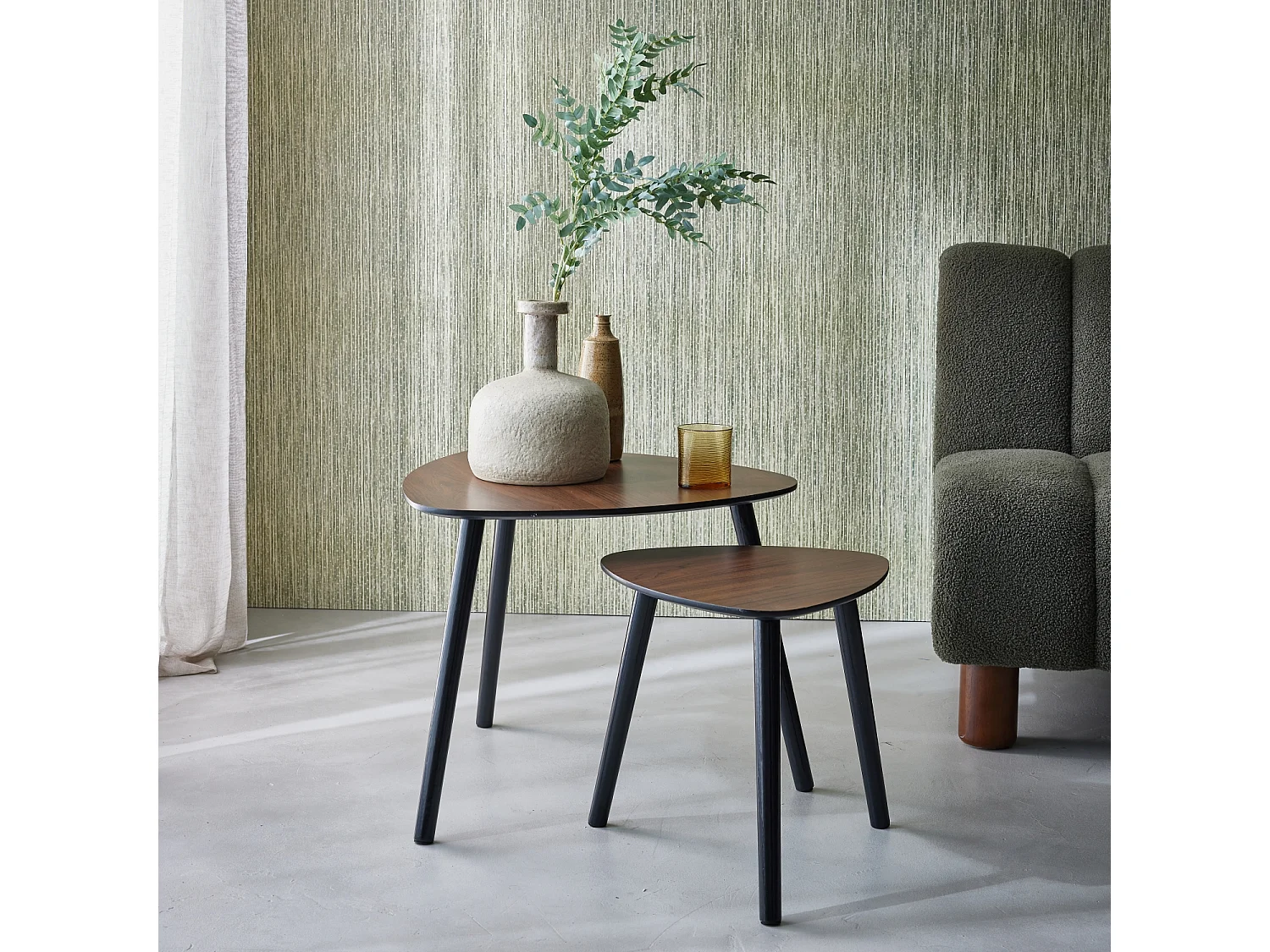 Lot de 2 tables gigognes style scandinave en MDF décor bois coloris noyer