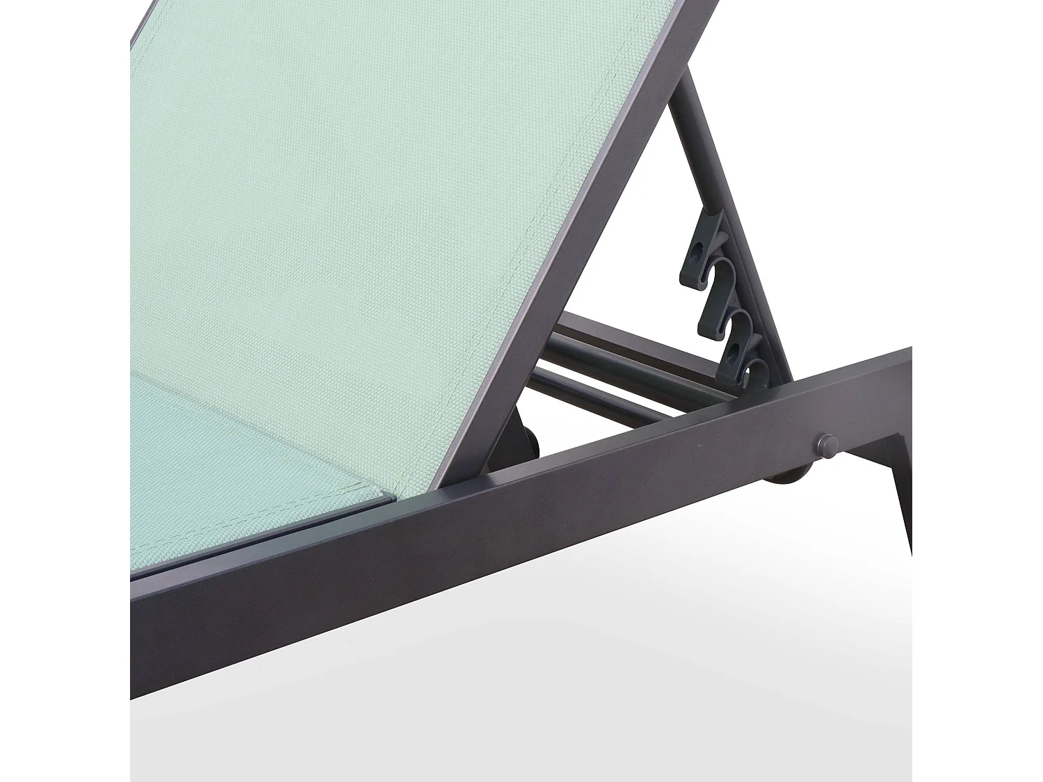 Lot de 2 bains de soleil ELSA en aluminium gris anthracite et textilène vert de gris. transats multi positions avec roulettes