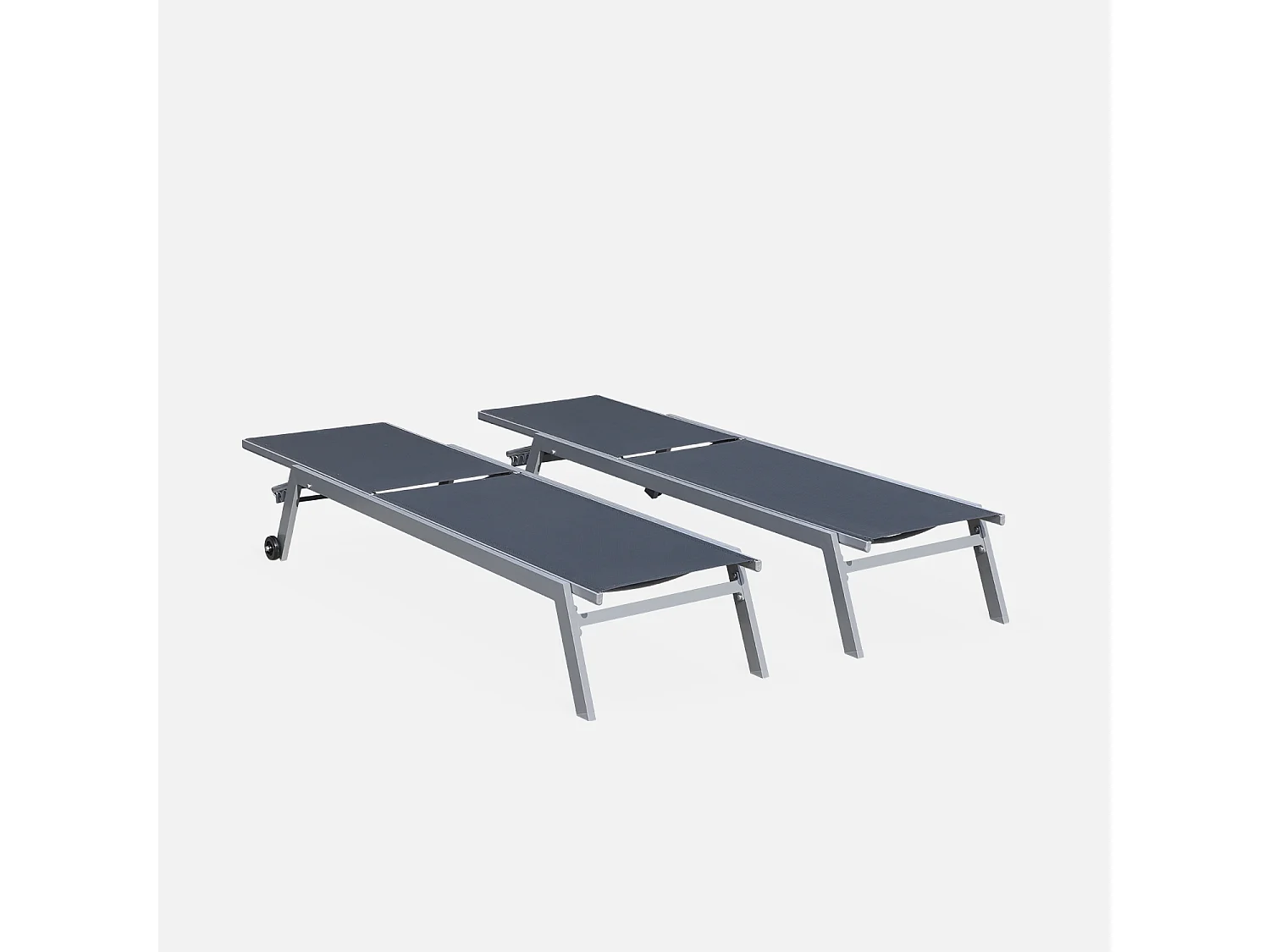 Lot de 2 bains de soleil ELSA en aluminium gris et textilène gris foncé. transats multi positions avec roulettes