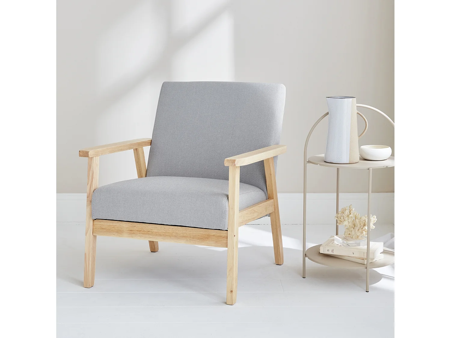 Poltrona scandinava in legno e tessuto, grigio chiaro