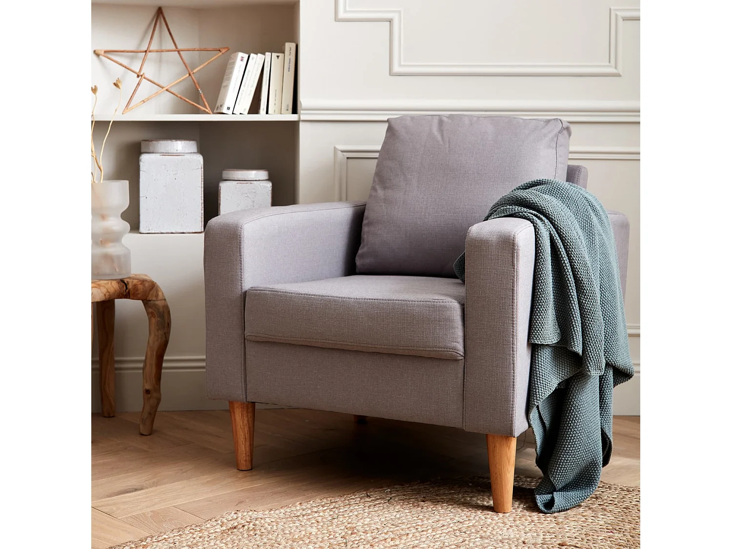 Poltrona scandinava in legno e tessuto, grigio chiaro