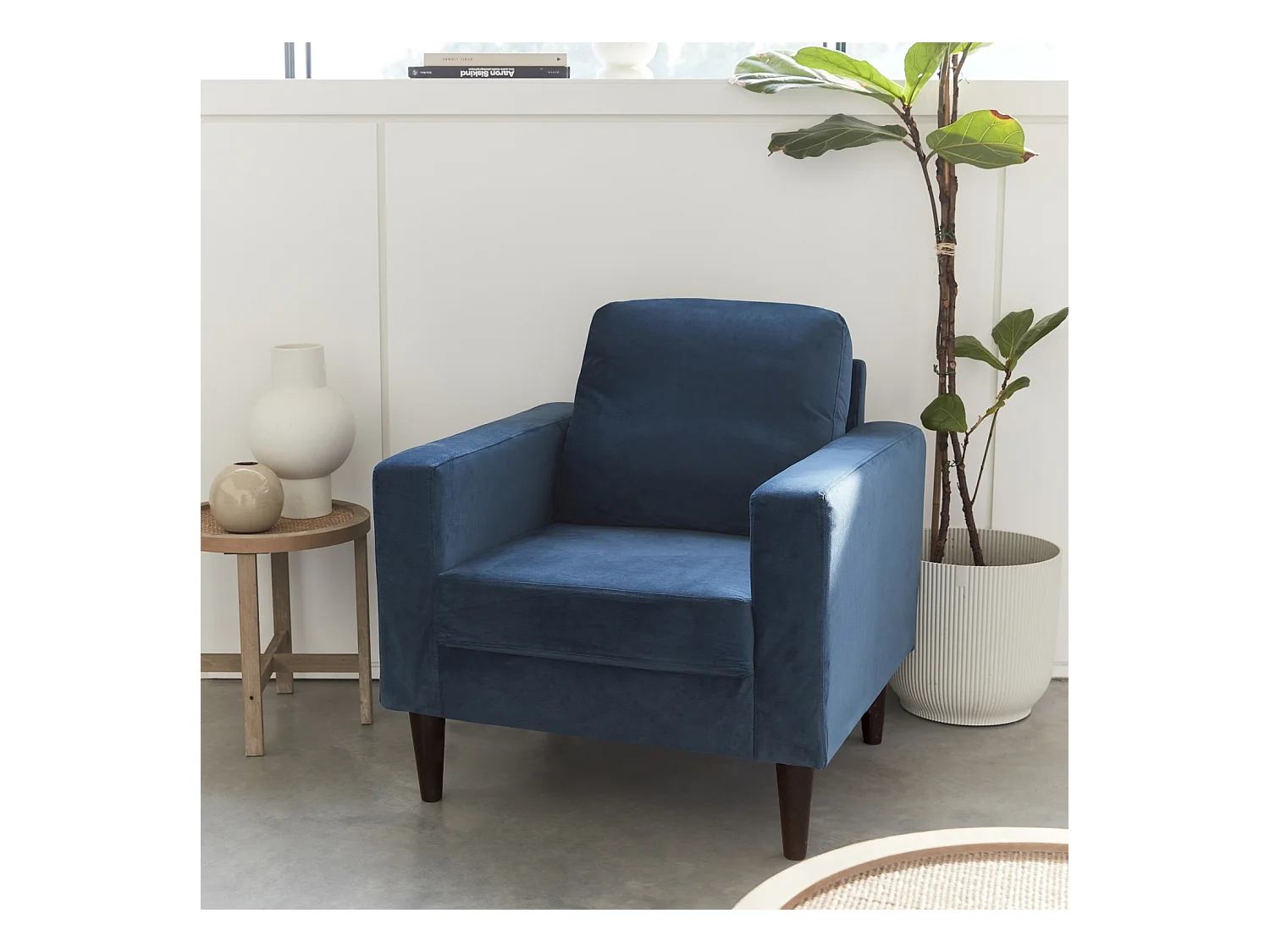 Fauteuil scandinave en velours bleu - Bjorn - Canapé 1 place fixe droit pieds bois