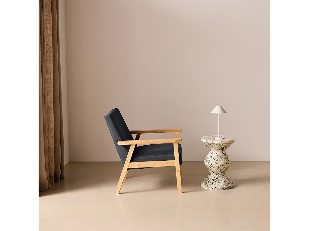 Fauteuil scandinave en bois et tissu gris foncé. Isak. L 64 x P 69.5 x H 73cm