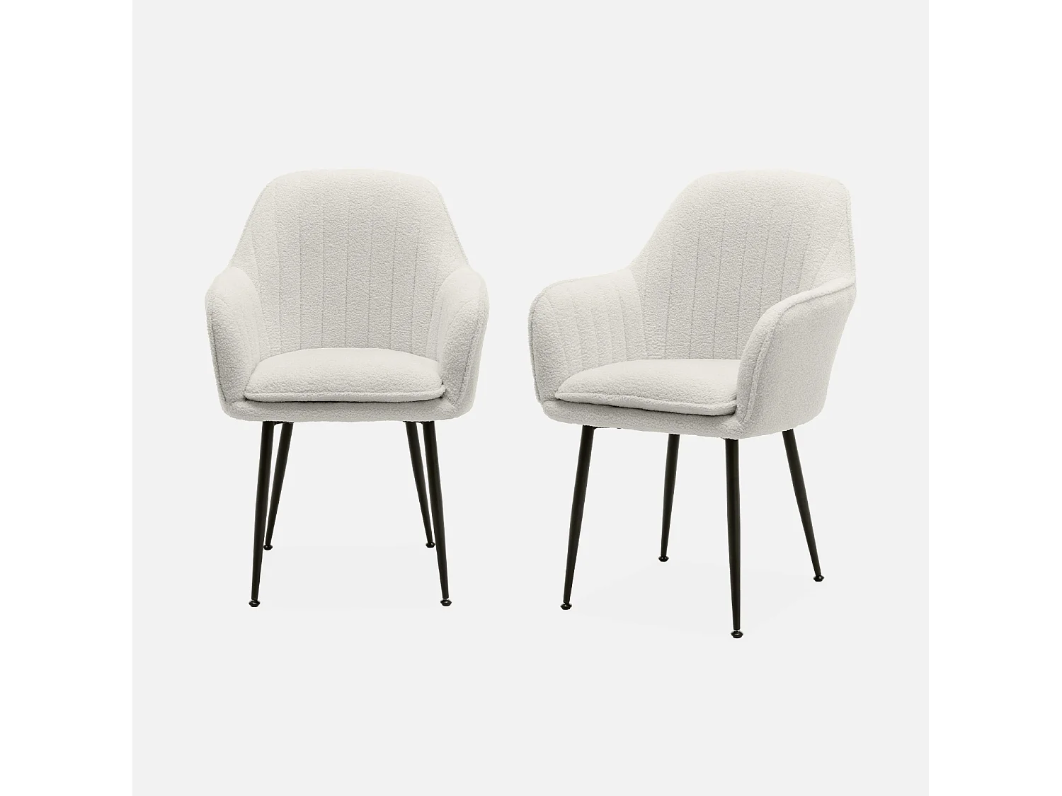 Lot de 2 fauteuils en bouclette et pieds en métal noir mat. Shella L 57 x P 59 x H 84.5