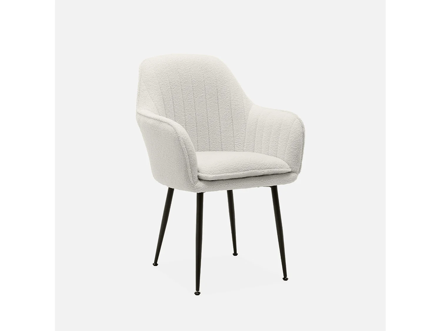 Fauteuil en bouclette et pieds en métal noir mat. Shella L 57x P 59 x H 84.5