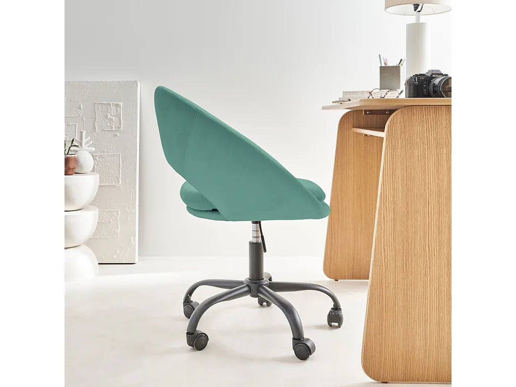 Silla de oficina de terciopelo con ruedas celeste