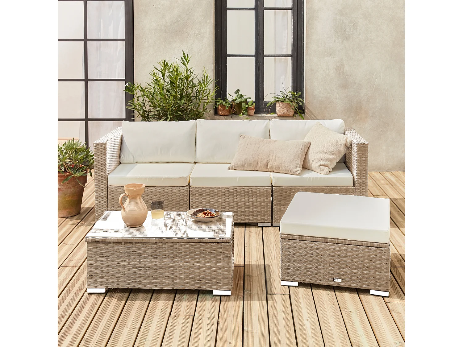 Salon de jardin en résine pour 4 personnes - Torino – résine naturelle et coussins beiges
