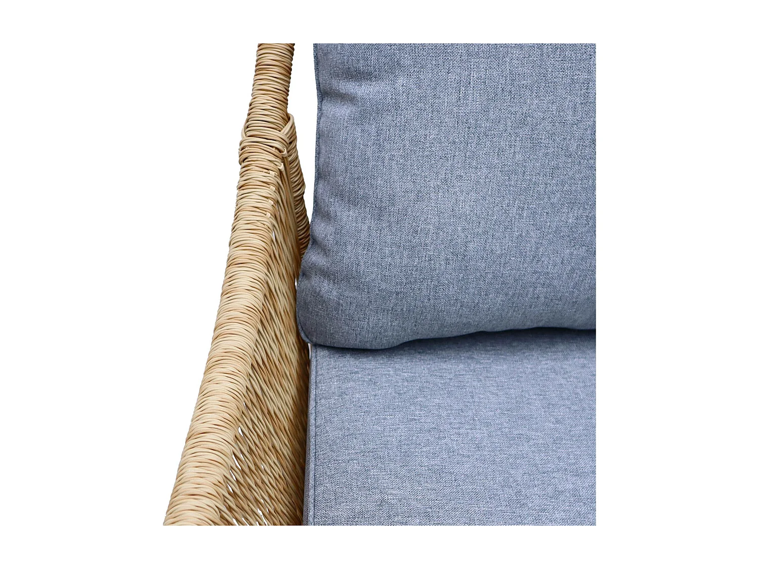 Salon de jardin bas 4 places KUTA – Ensemble canapé 2 places et 2 fauteuils avec 2 tables gigognes. résine tressée effet corde. coussins gris clair chiné