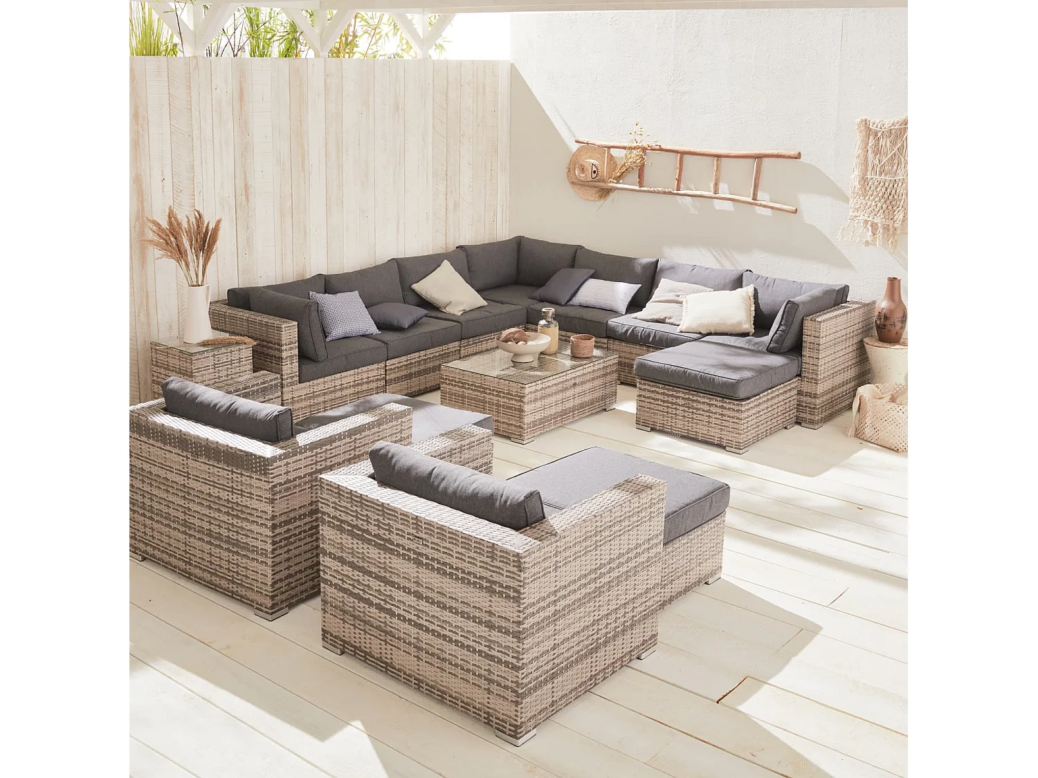 Salon de jardin en résine tressée XXL - Tripoli - Nuances de gris Coussins gris - 12 à 14 places