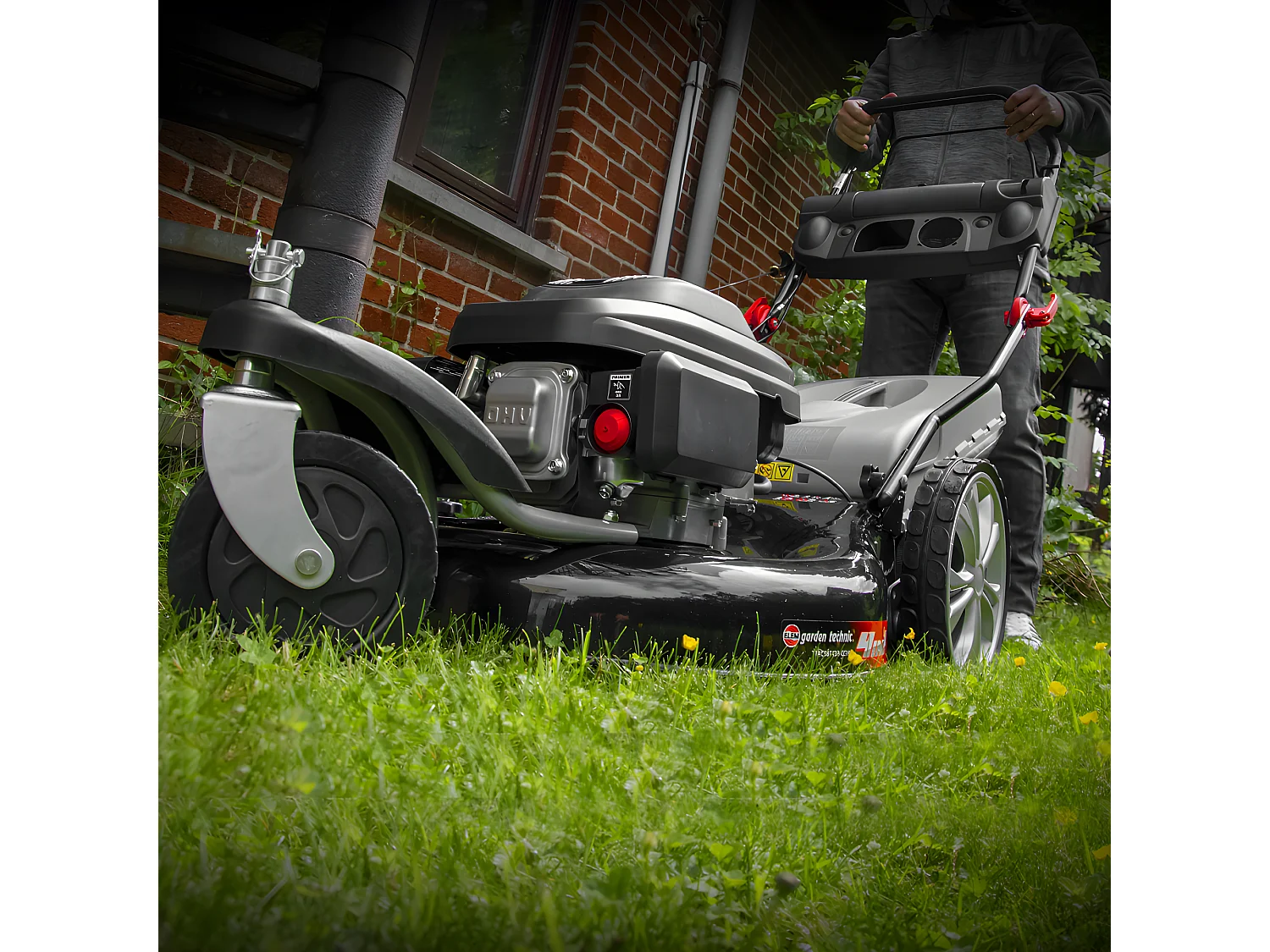 Tondeuse thermique tractée 3 roues 196cc - 55cm - 65L - Elem Garden