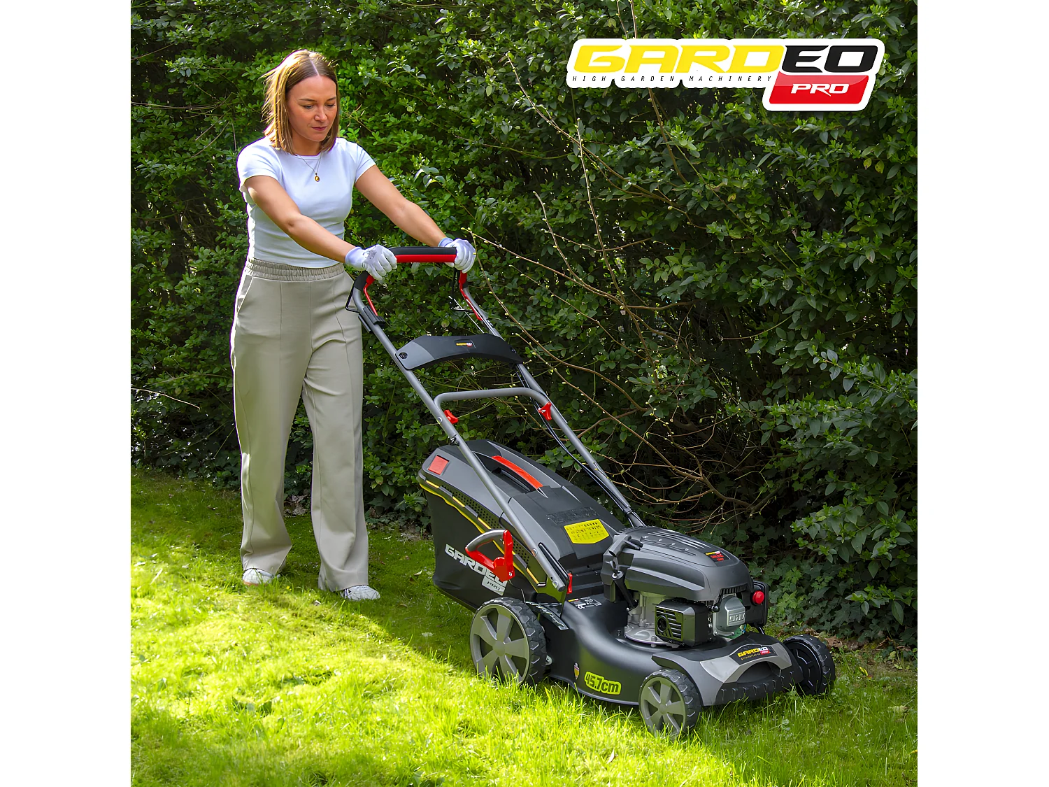 Tondeuse thermique autotractée 144.3cc - 46cm livrée avec 2 lames + mulching - Gardeo Pro
