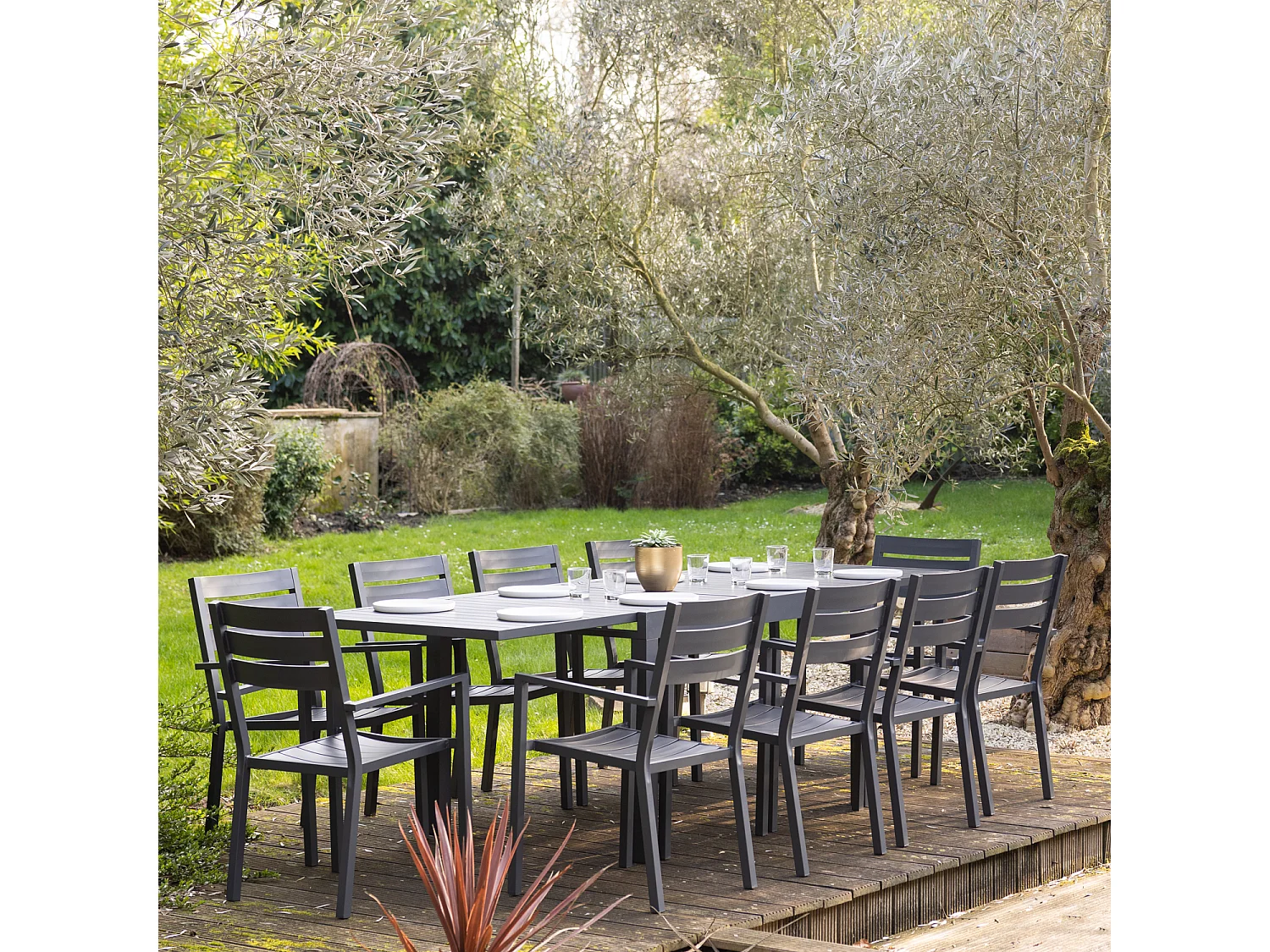 Salon de jardin extensible 10 places de 180/300cm aluminium anthracite VENEZIA - HAPPY GARDEN