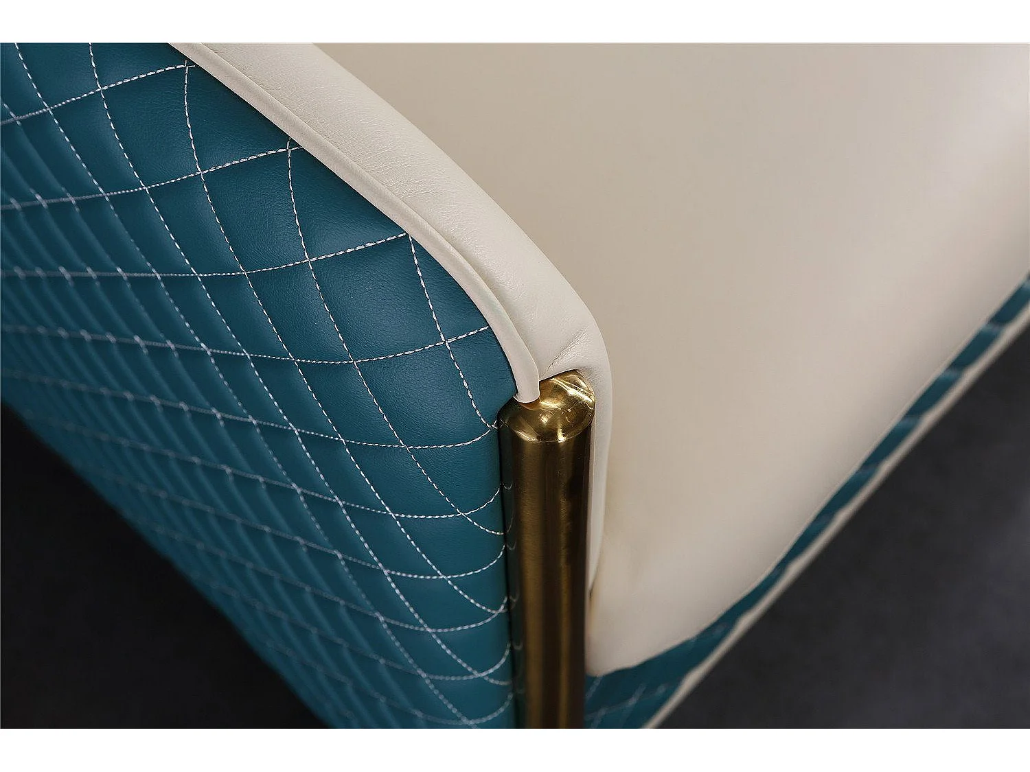 Moderne Sofagarnitur 3+1+1 Sitzer luxus Design Polstermöbel Neu