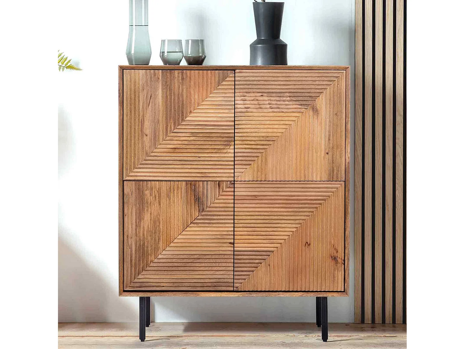 Buffet haut bois sculpté motif géométrique 4P | Manguier Maglan