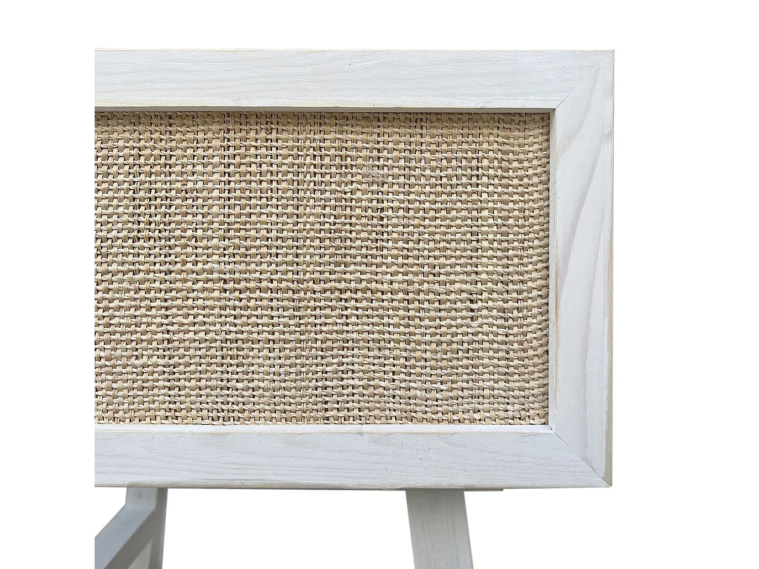 Mesita de noche de madera y rafia natural en blanco envejecido 45cm