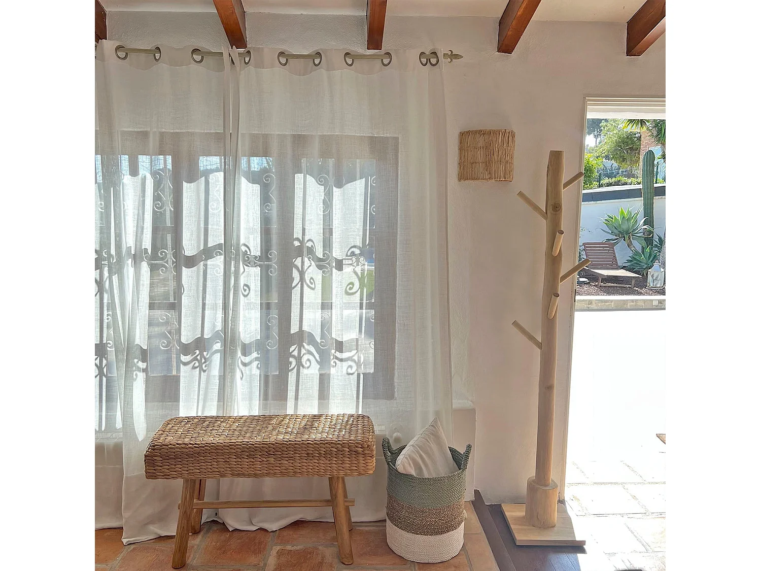 Banco em madeira de teca e fibra natural 95 cm