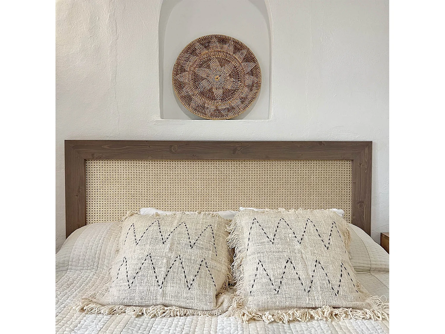 Cabeceira de vime e madeira maciça em cores escuras 140x74cm