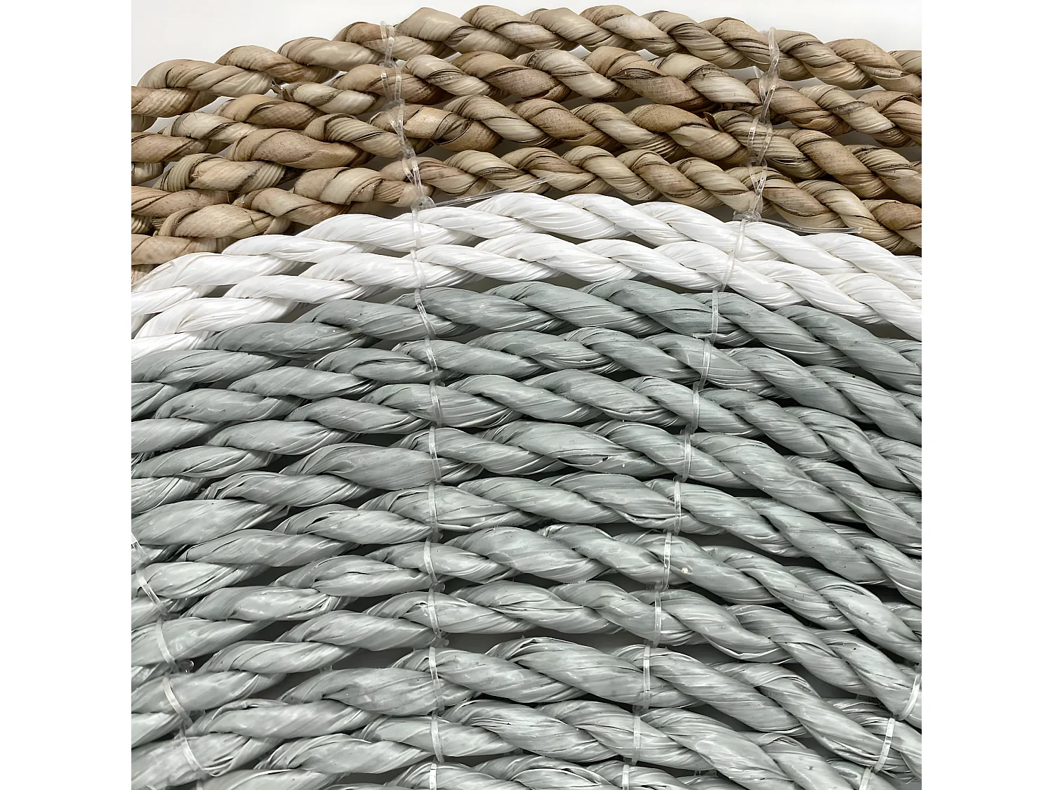 Confezione da 6 sottopiatti rotondi in fibra naturale nei toni del verde da 35 cm