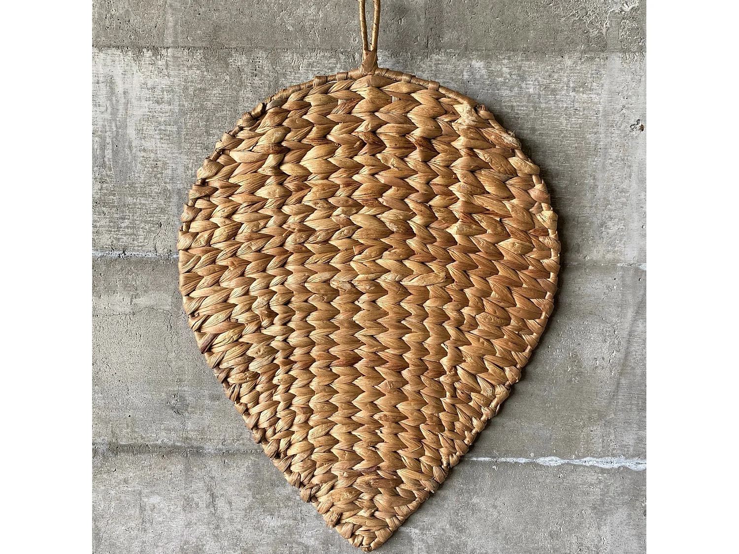 Confezione da 4 sottopiatti in fibra naturale a forma di foglia 48 x 36 cm