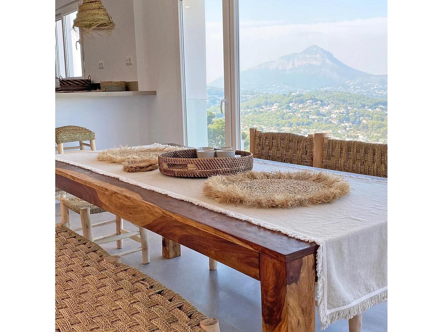 Tovaglia in rafia naturale con frange 45 cm