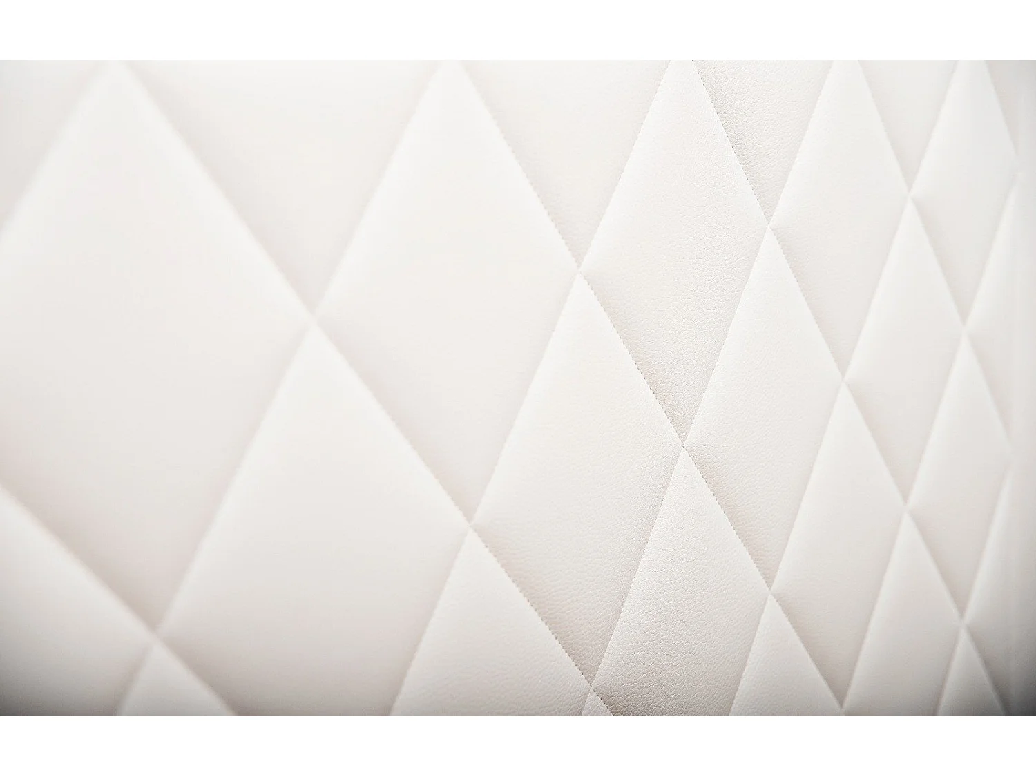 Mônaco. Cabeceira de Cama em Couro Sintético. 130cm de altura (para 135 ou 150) Preto 135x130cm