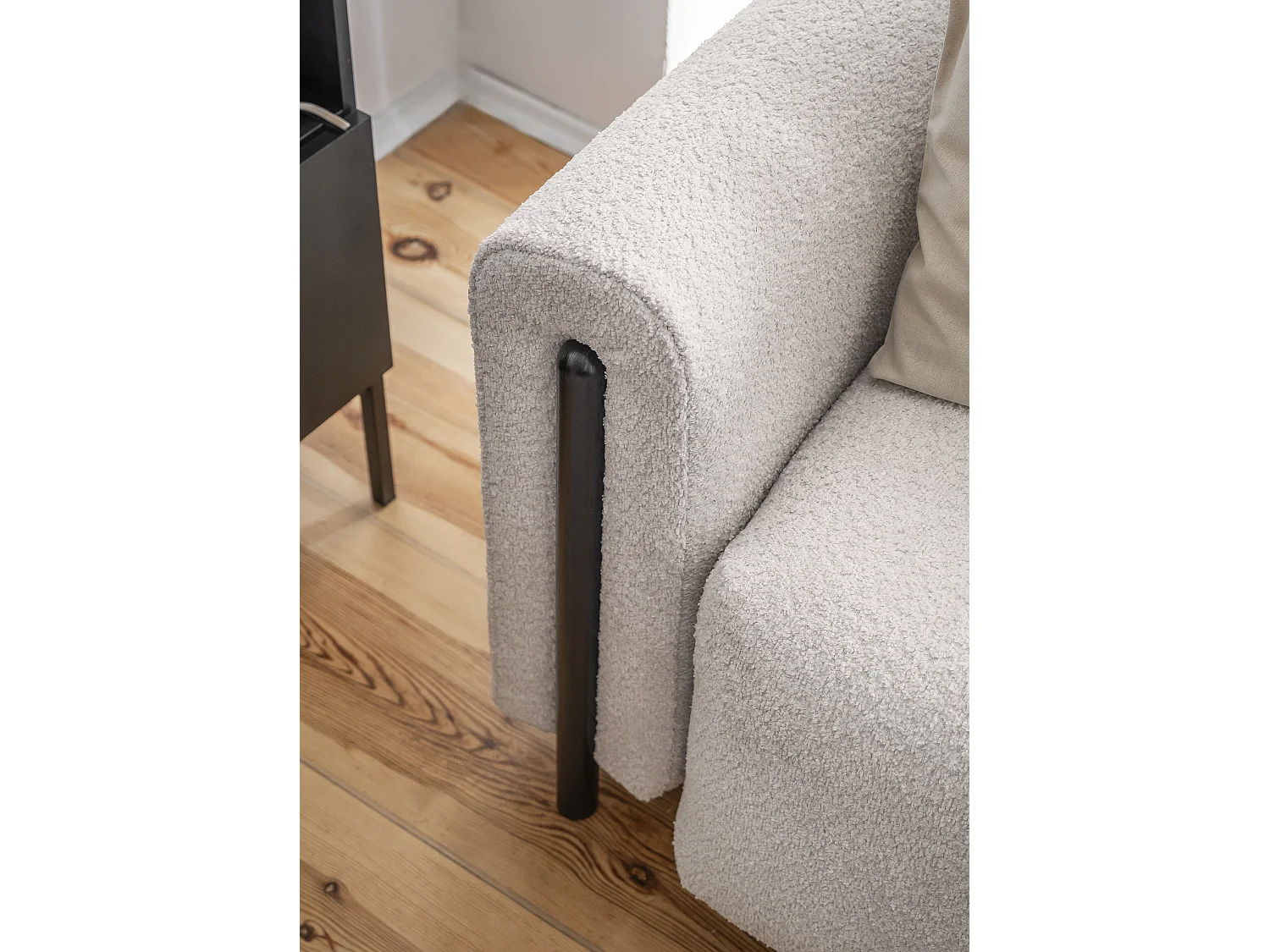 Canapé convertible 4 places en tissu bouclette DOVA - Pieds bois massif noir-Beige