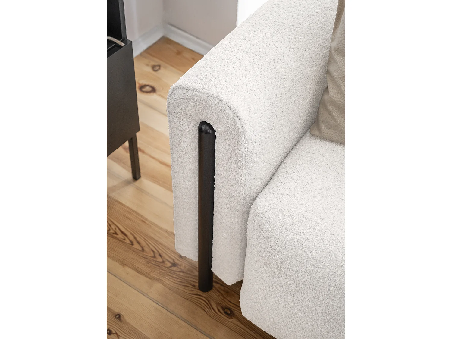 Canapé convertible en tissu bouclette DOVA - Pieds bois massif noir-Blanc