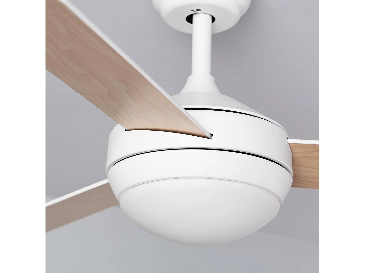 Ventilateur  Exterieur Silencieux Navy 107cm Moteur DC  Blanc  Avec lumière, Télécommande, Wifi: False