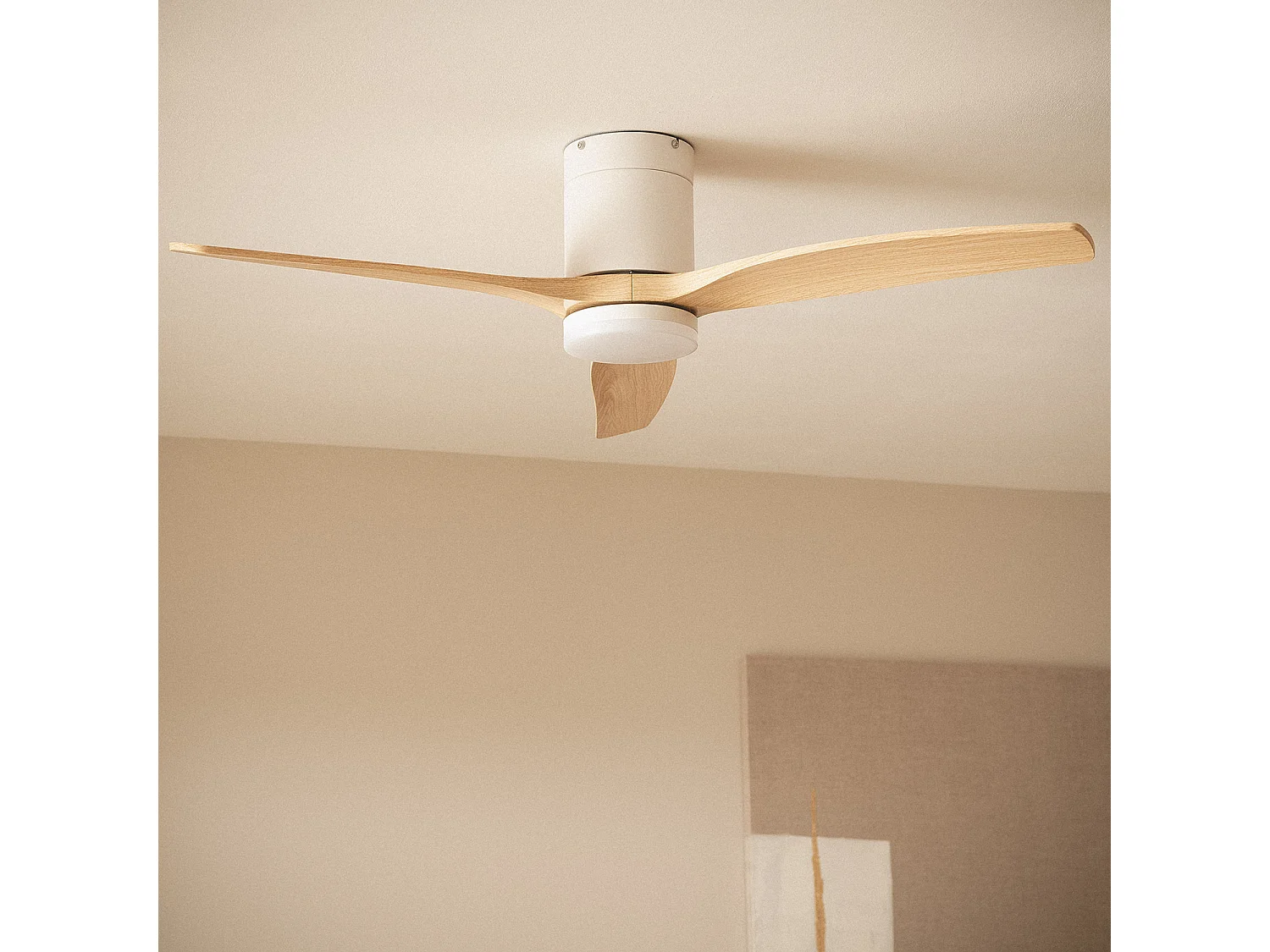 Ventilatore da Soffitto Silenzioso Angistri Bianco 132cm Motore DC Bianco CCT Con Luce, Telecomando, Wifi: False