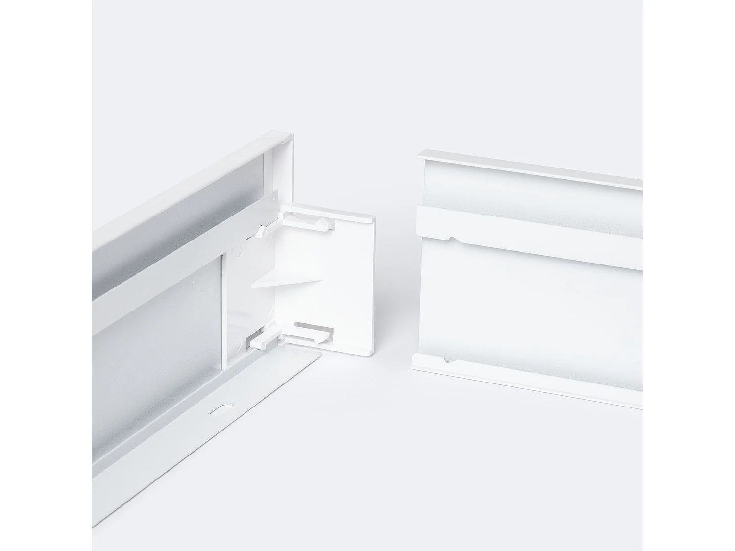 Panel LED 60x60 cm 40W 4000lm Microprismático (UGR17) + Kit de Superficie 3000K LIFUD No Regulable Individual Blanco Cálido