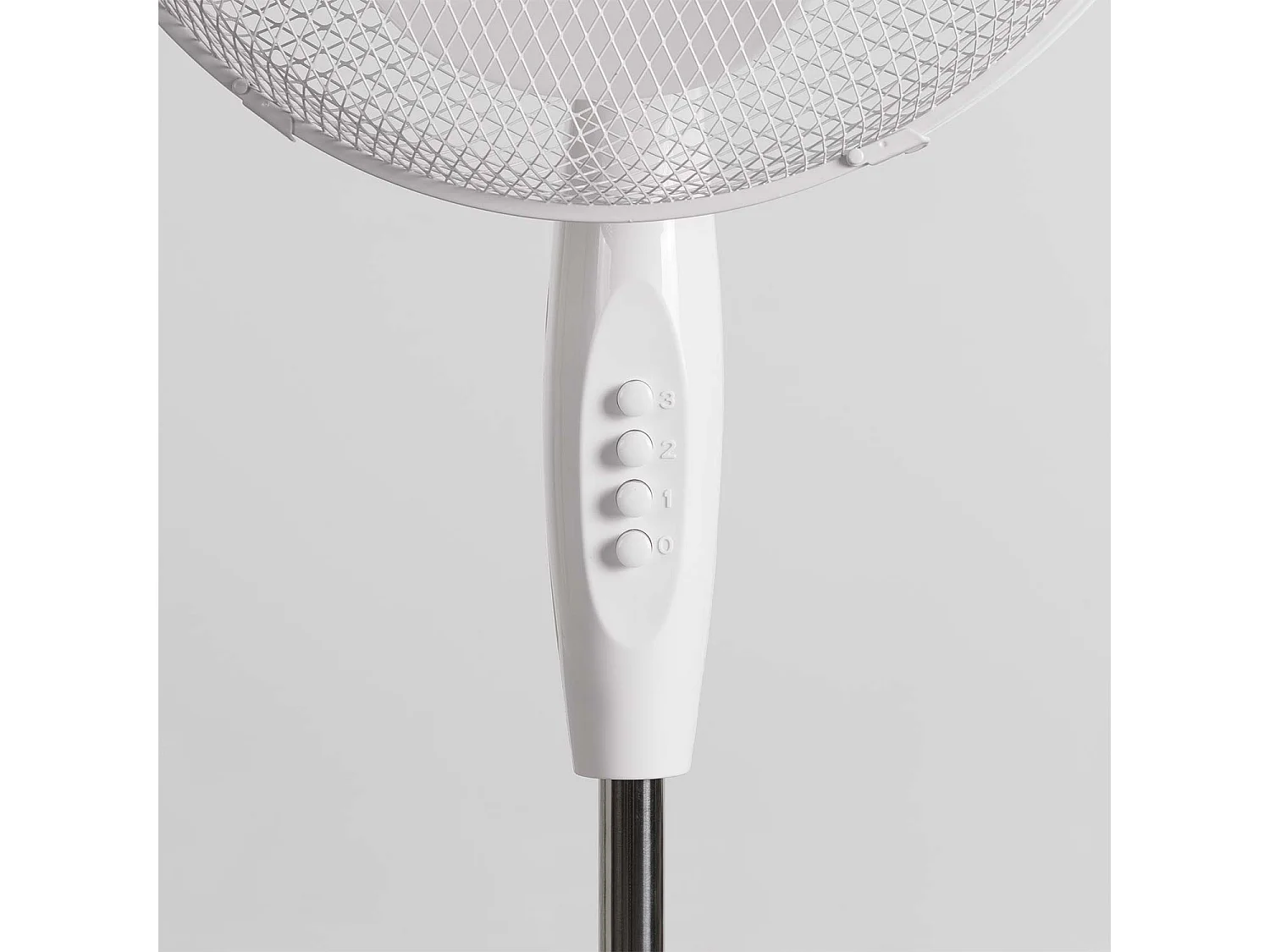 Ventilateur sur pied 16" 40cm 40W 3 vitesses White Comfort Blanc Thinia Home