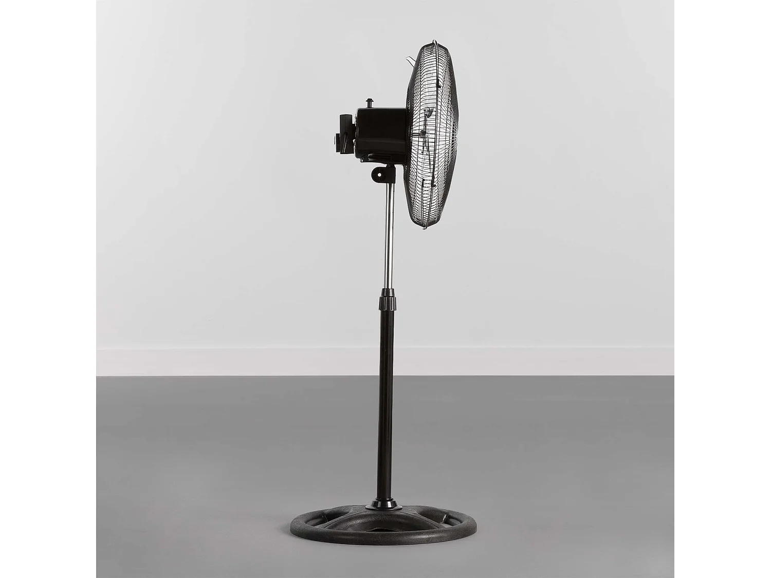 Ventilador de Pie Ø45cm 75W 3 Velocidades Industrial Negro O91
