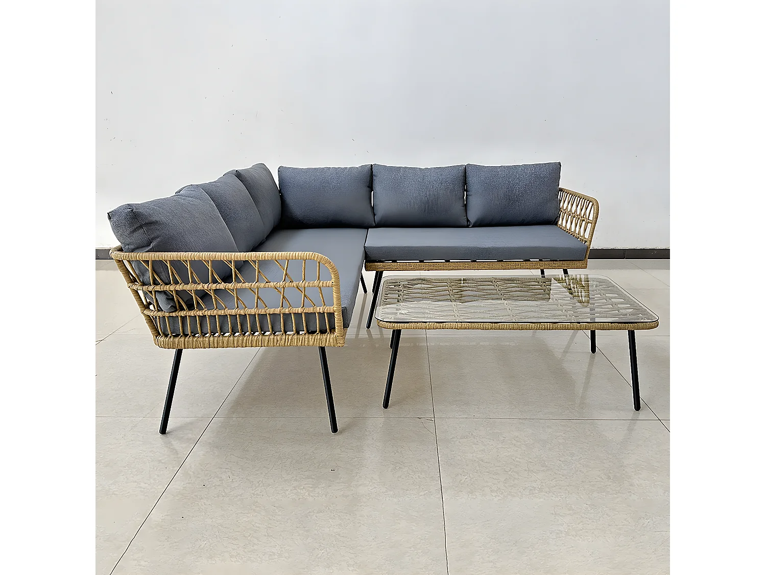 Salon de Jardin Canapé d'Angle, Table Basse - Marron, Coussins Gris