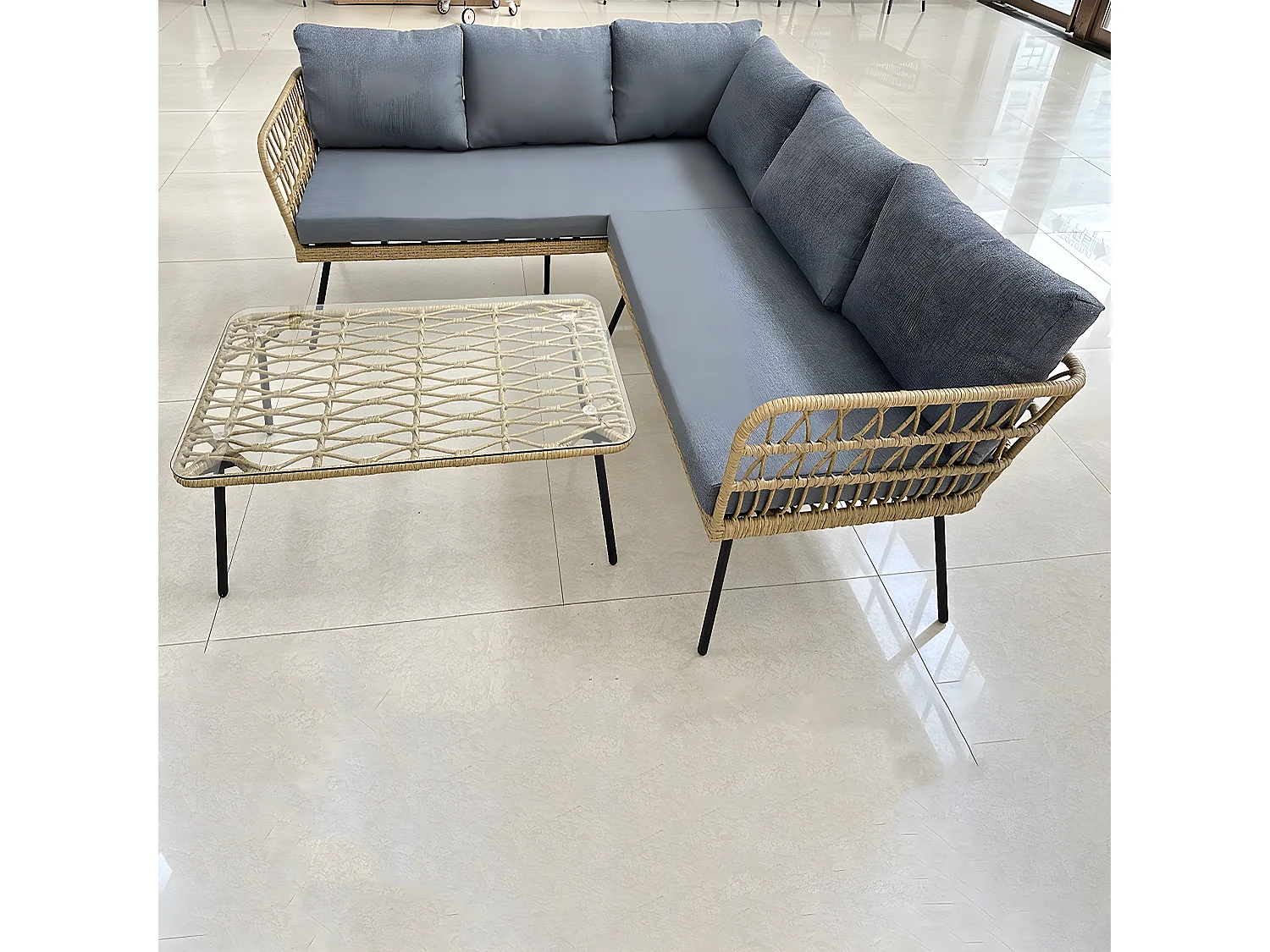 Salon de Jardin Canapé d'Angle, Table Basse - Marron, Coussins Gris