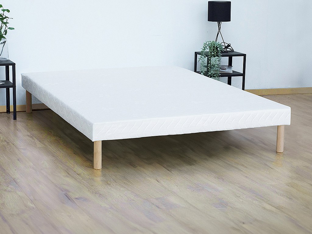 Dekorativ lamellsøylebunnseng 140 x 190 cm 9 lameller - Hvit - ASTHENIS II av YSMÉE