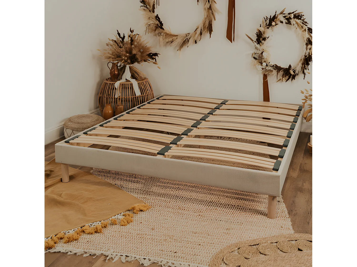 Sommier déco en kit beige ep 15cm avec pieds 180x200