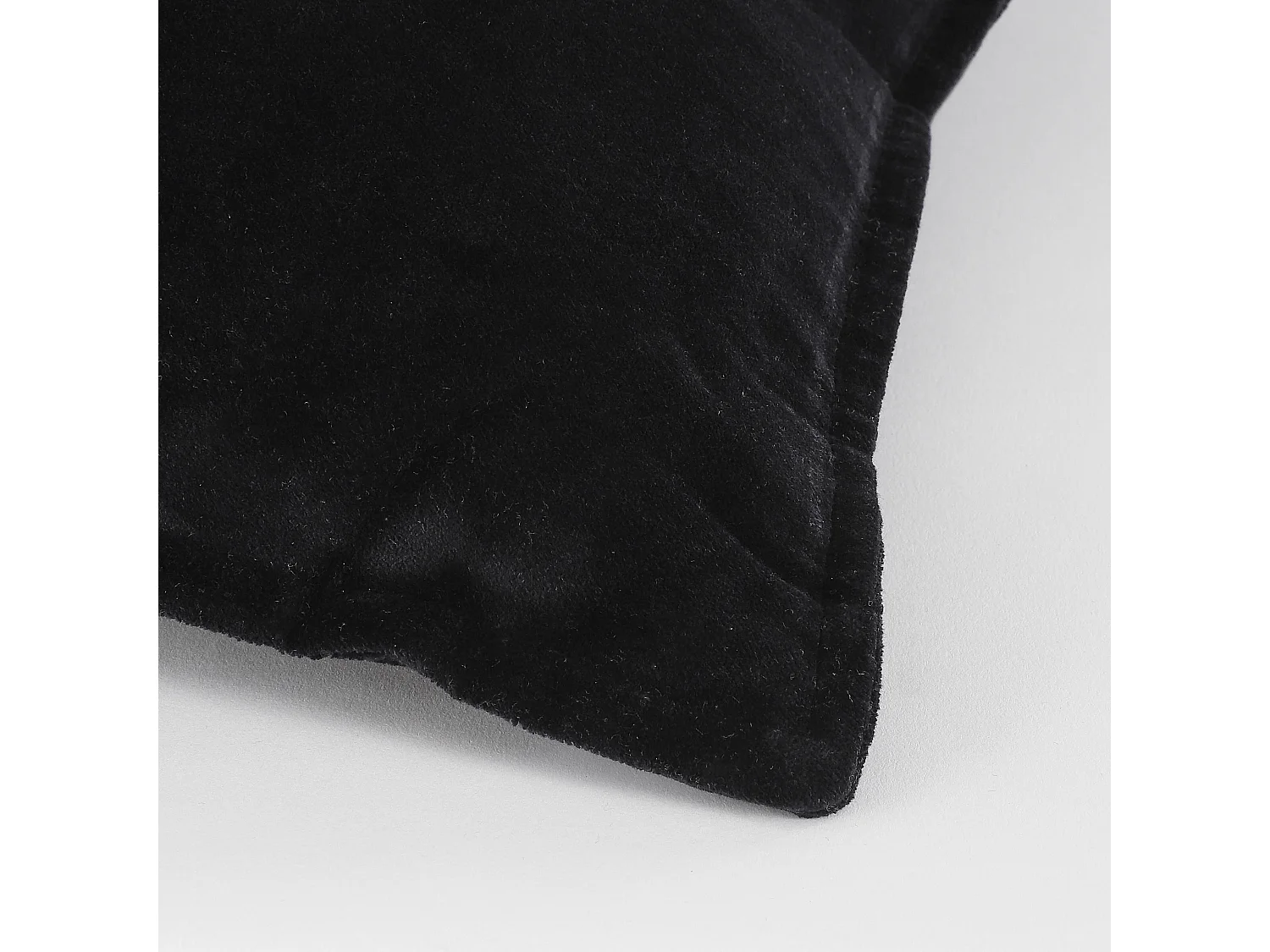 Coussin en coton - 50 x 50 x 12 - Noir - CHARME