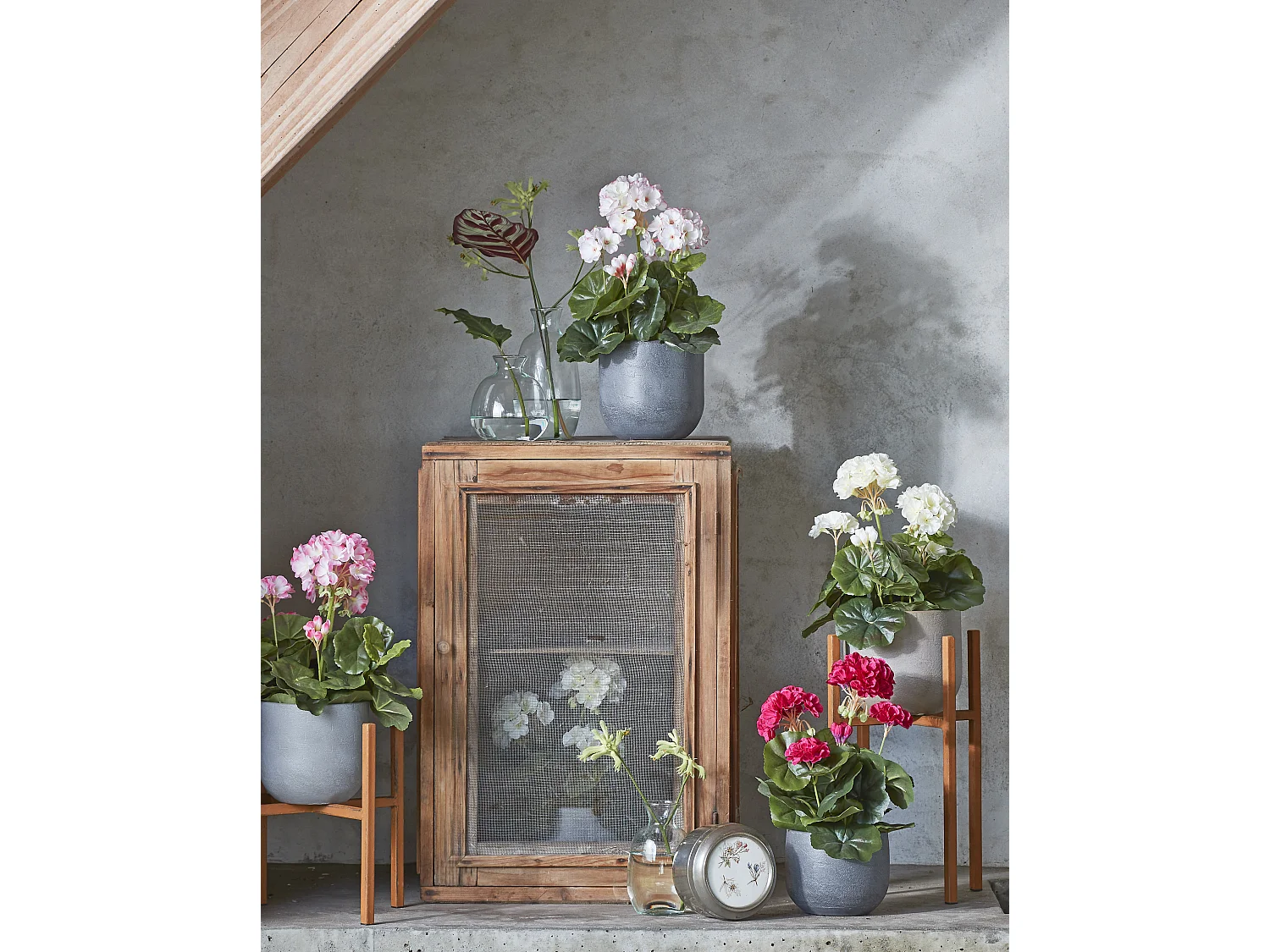 Plante artificielle en polyester et terre cuite - 34 x Ø20 - Blanc, rose - GERANIUM