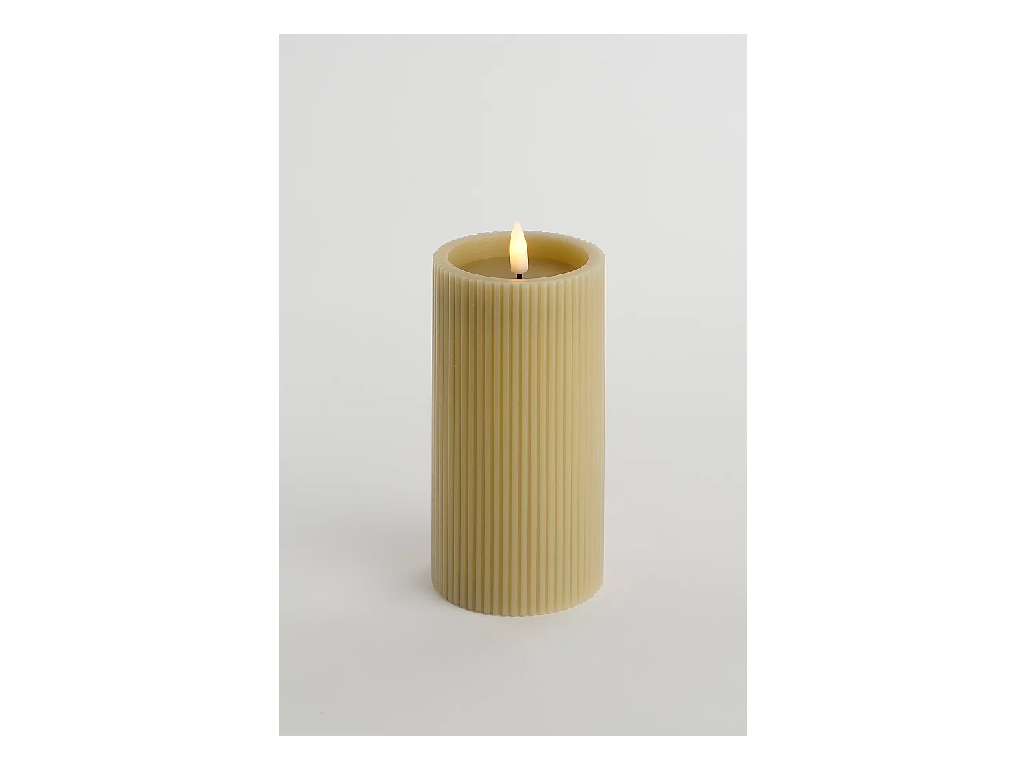 LED Kerze aus Paraffinwachs und PS - 15 x 7.5 - Taupe -