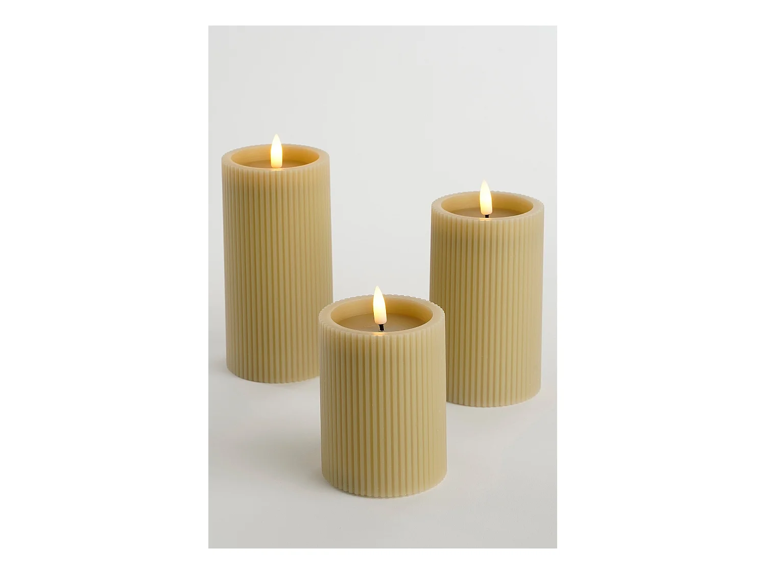 LED Kerze aus Paraffinwachs und PS - 15 x 7.5 - Taupe -