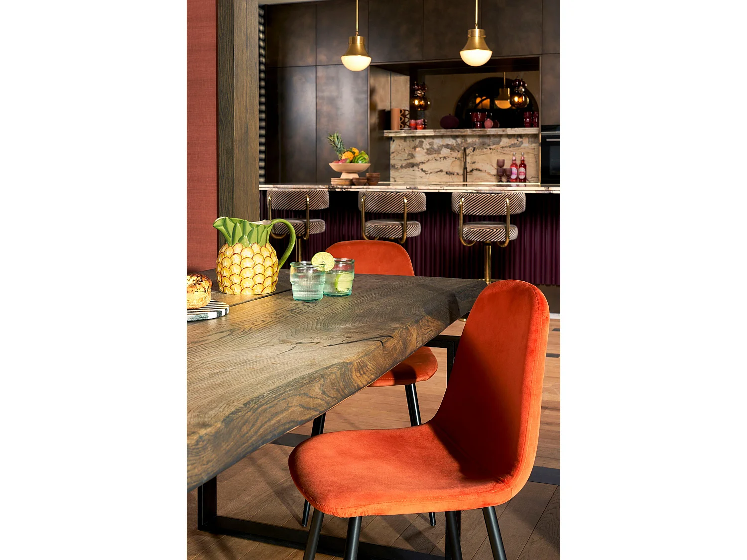 Eetkamerstoel van fluweel en metaal - 53 x 44 x 85 - Oranje - MONTELLI