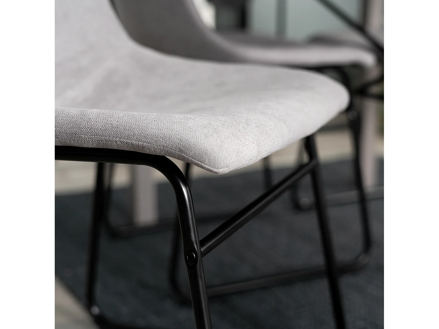 Sedia da pranzo moderna in tessuto grigio e base a slitta in metallo nero GENOVA FABRIC GREY